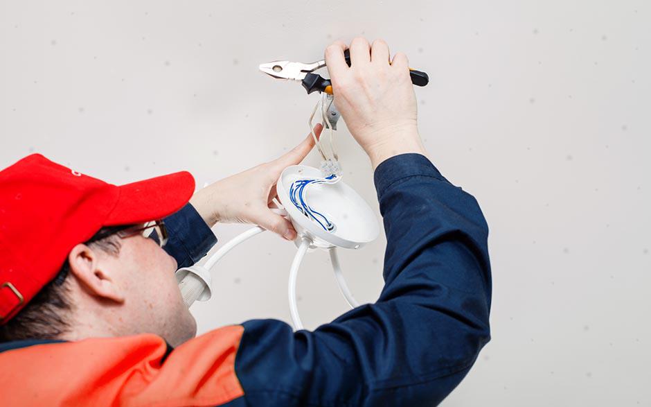 recherche électricien Salins